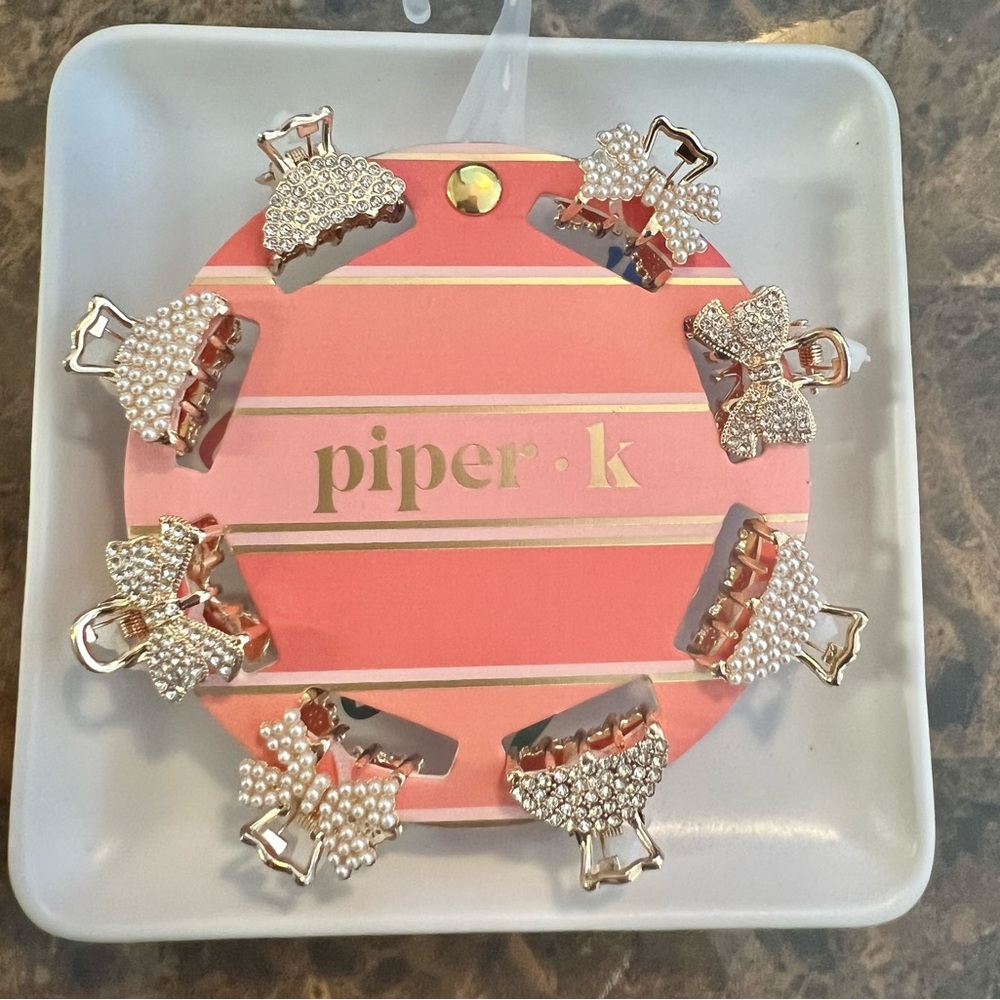 NWT Piper K Pearl Hair Clips Set
